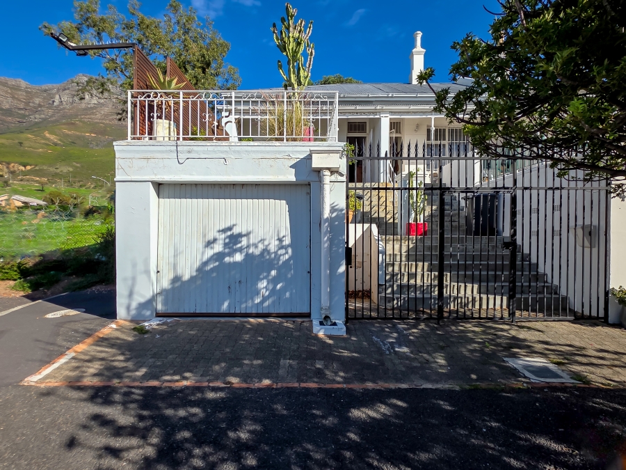 2 Bedroom Property for Sale in Zonnebloem Western Cape